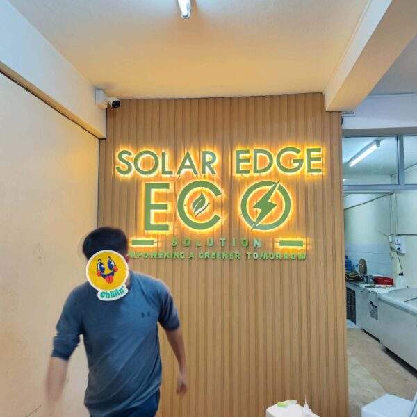 ປ້າຍໄຟອອກພື້ນຫຼັງ ຮ້ານ Solar Edge - Image 5