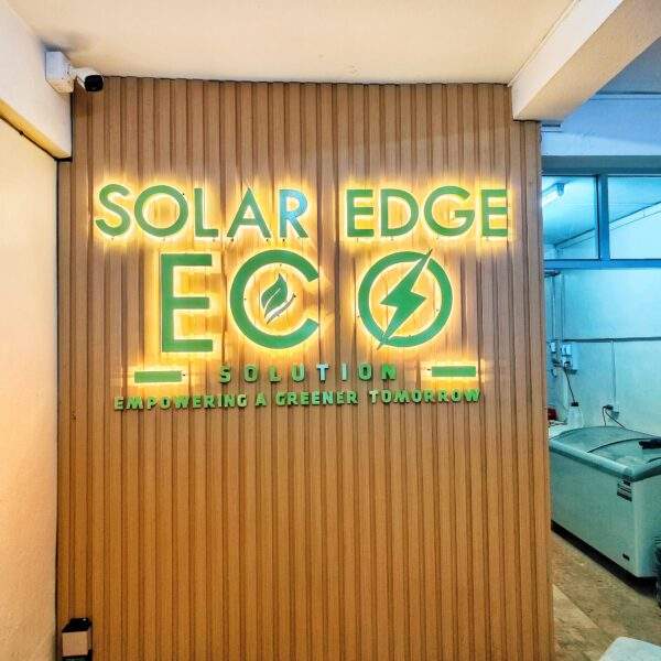 ປ້າຍໄຟອອກພື້ນຫຼັງ ຮ້ານ Solar Edge - Image 2