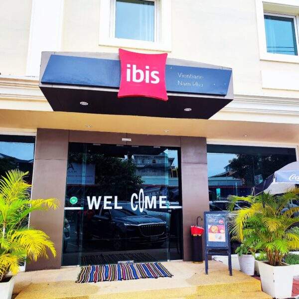 ປ້າຍກ່ອງໄຟບໍລິສັດ ibis - Image 2