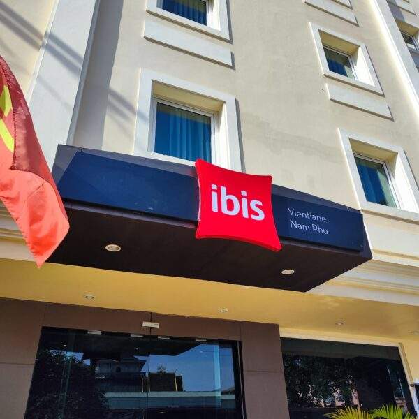 ປ້າຍກ່ອງໄຟບໍລິສັດ ibis - Image 4