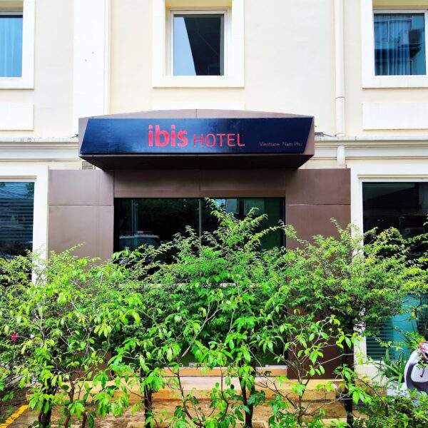 ປ້າຍກ່ອງໄຟບໍລິສັດ ibis - Image 8